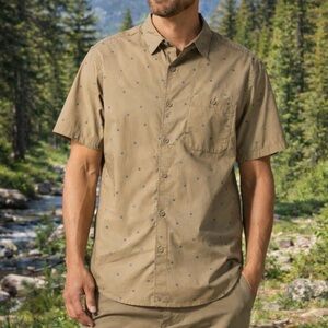 Mountain Hardware men's button-down lightweight spring ready size large